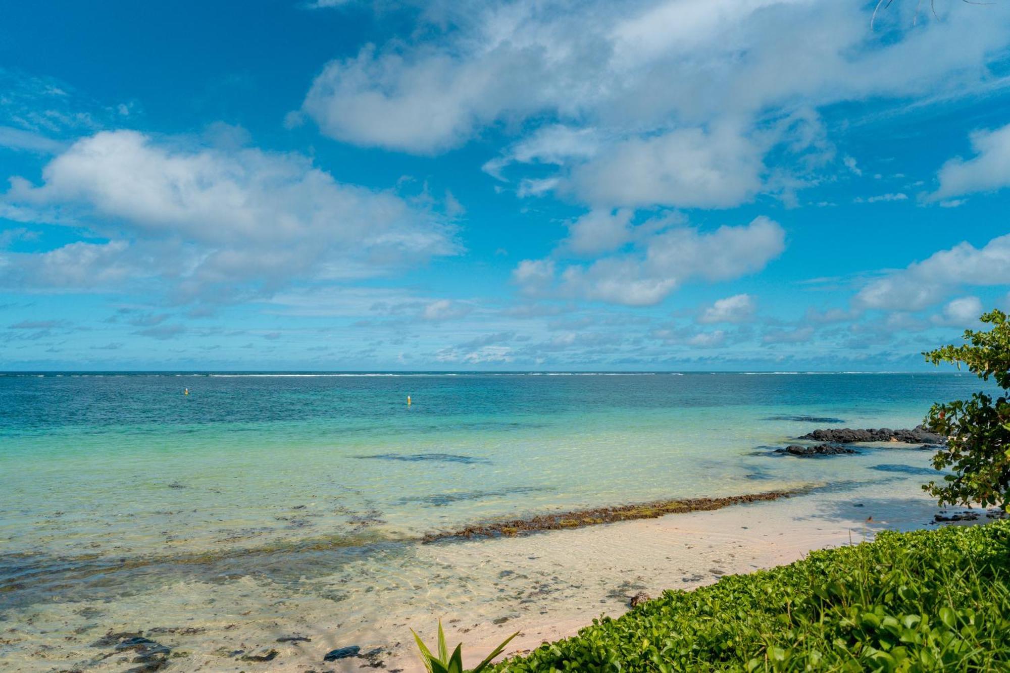 Stunning Beachfront Luxury Apartment Belle Mare