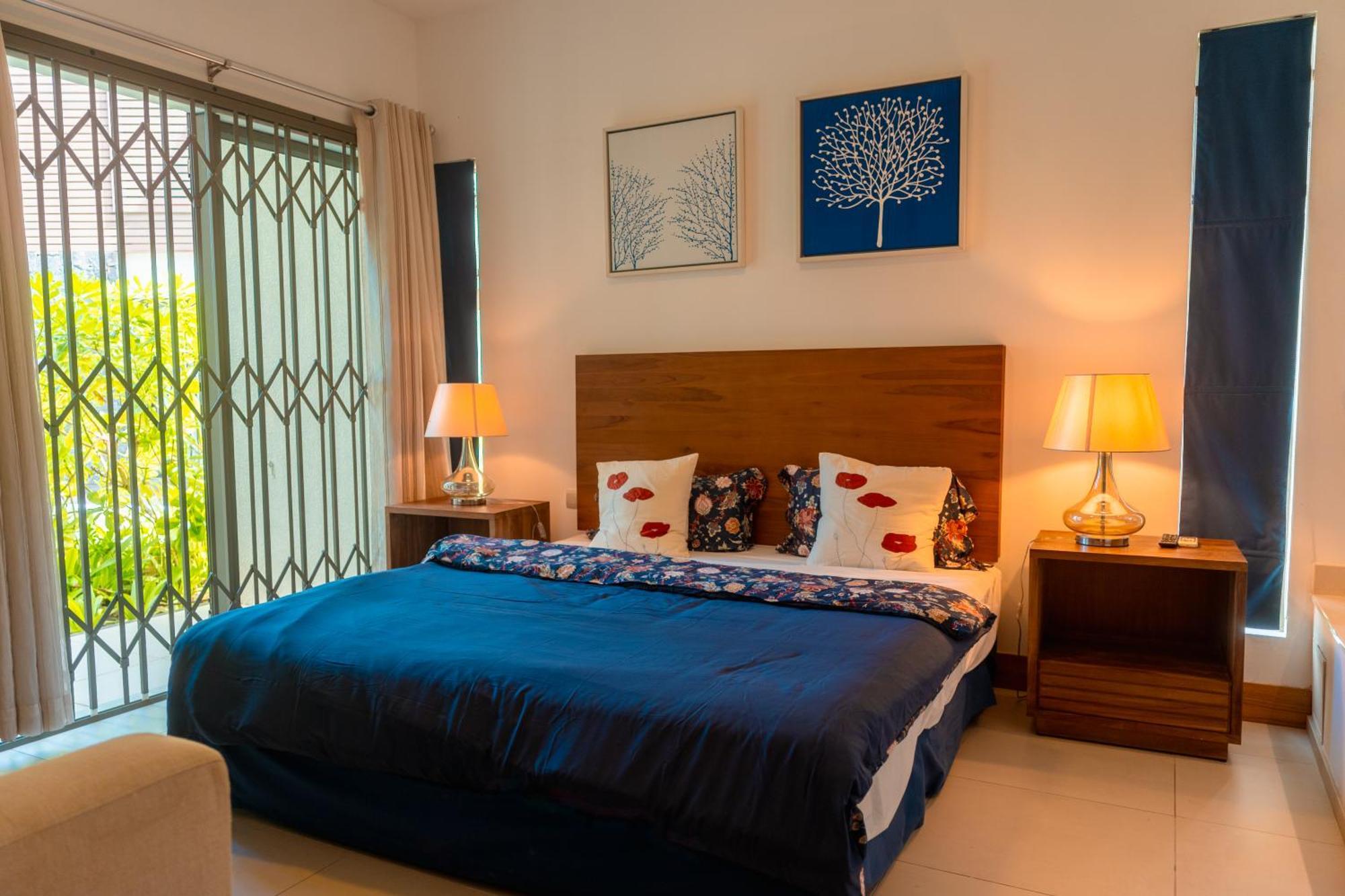 Stunning Beachfront Luxury Apartment *